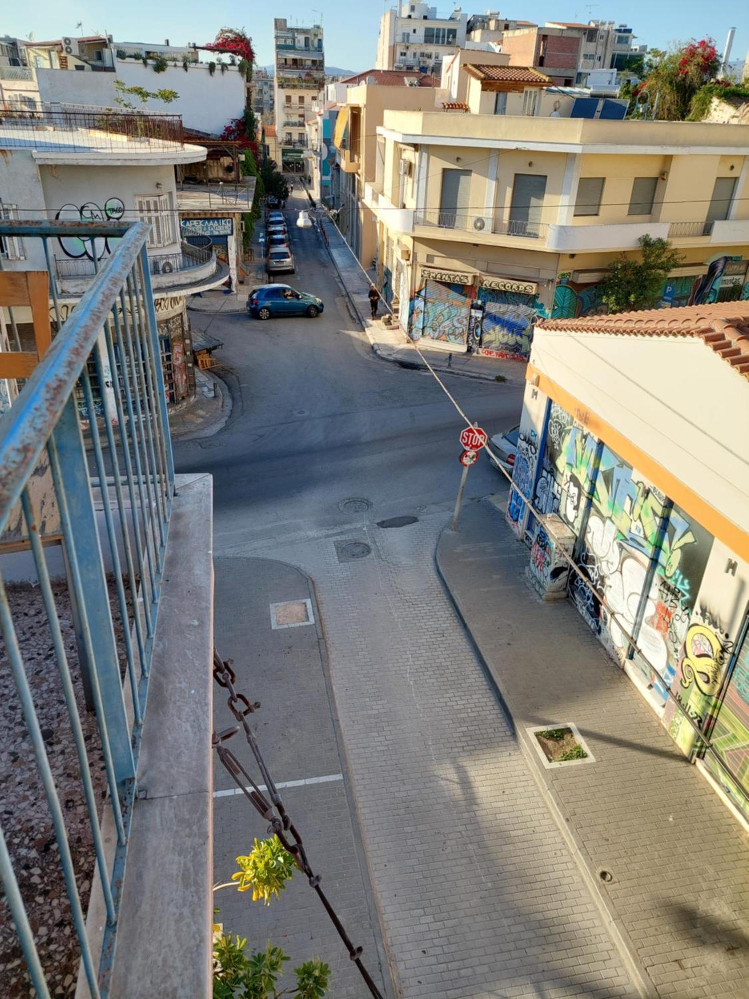 Thissio Room In The Apartmen Share Athens Exterior photo